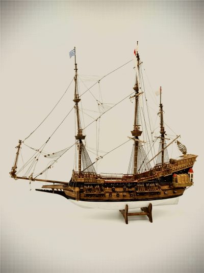 Maquette en bois du vaisseau de guerre San Felipe, faite main