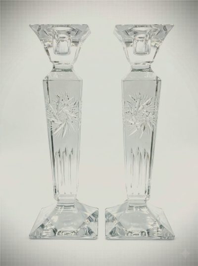 Paire de bougeoirs originaux en cristal de Bohême à motif de moulinet
