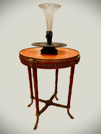 Paire de tables d'appoint ovales françaises Louis XVI à plateau de marbre