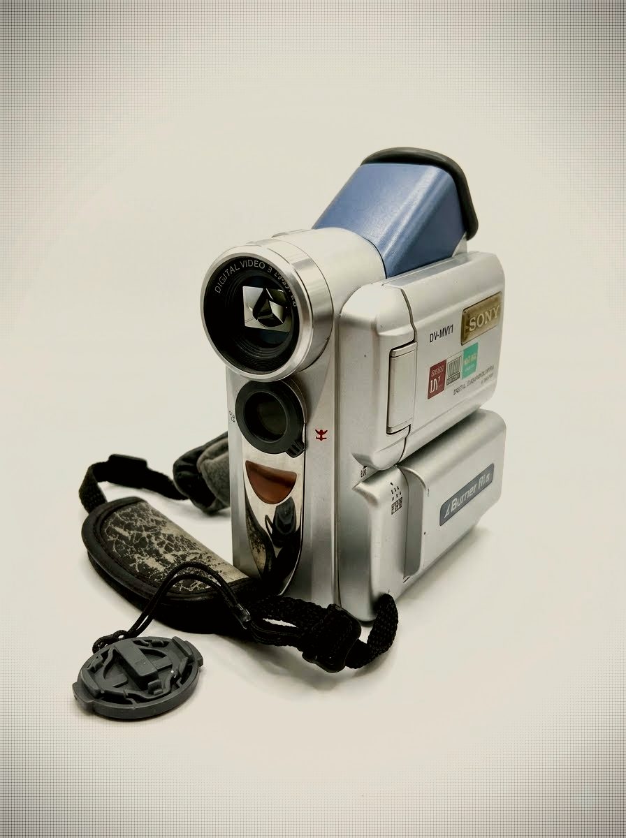 DV-8500 Camcorder – Early Digital Era