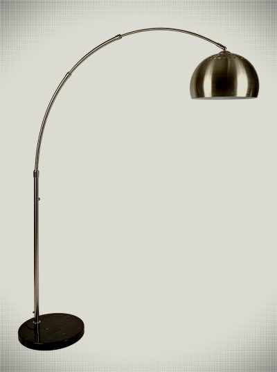 Lampadaire à dôme et tige chromée, de style milieu du XXe siècle