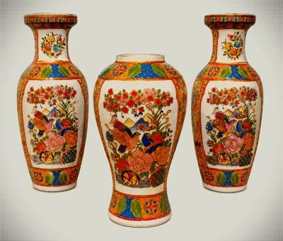Garniture de vases dans le goût de Satsuma – vintage