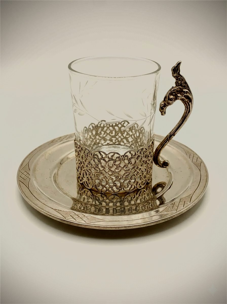 Service à thé vintage en verre gravé