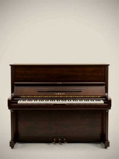 YAMAHA U2 – بيانو عمودي قديم مع مقعد