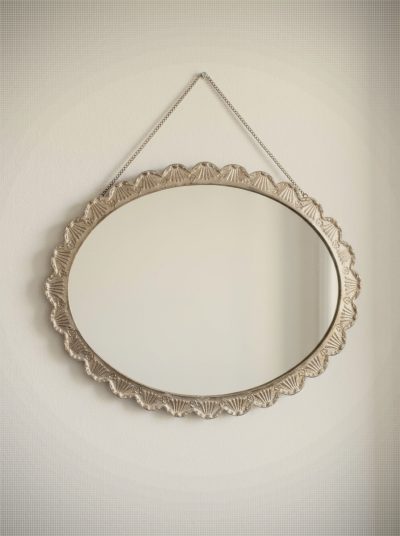 Paire de miroirs à suspendre turcs Tavra en argent 900 repoussé